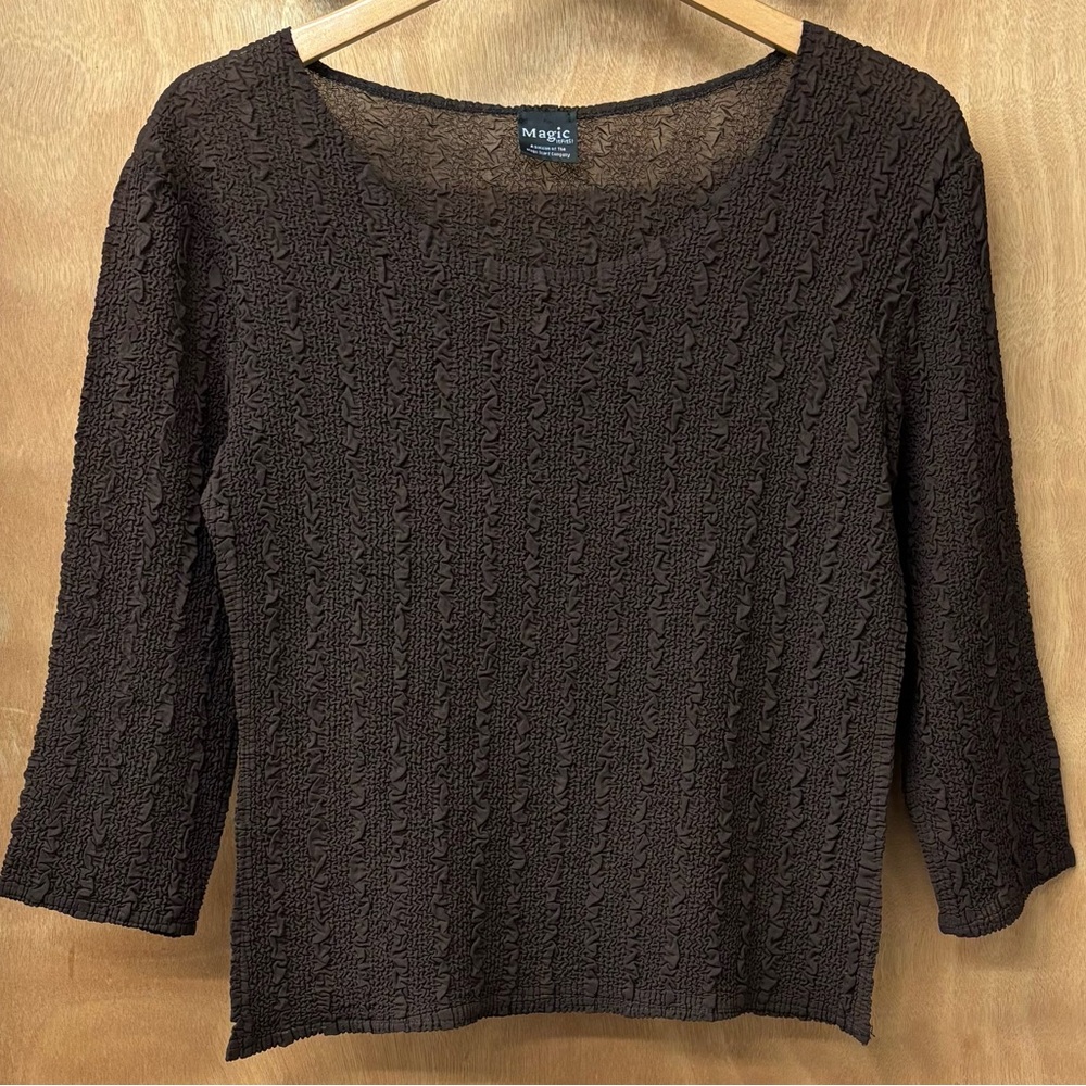 Stretchy coffee brown crinkle top, large